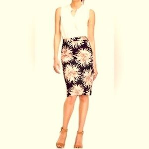 Ann Taylor black floral   pencil skirt 4P